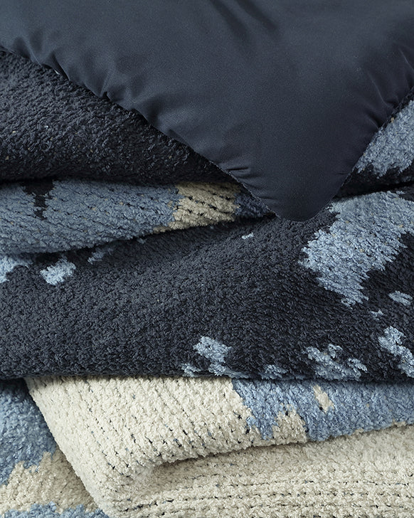 Double Snug Pixel Comforter - Image 10