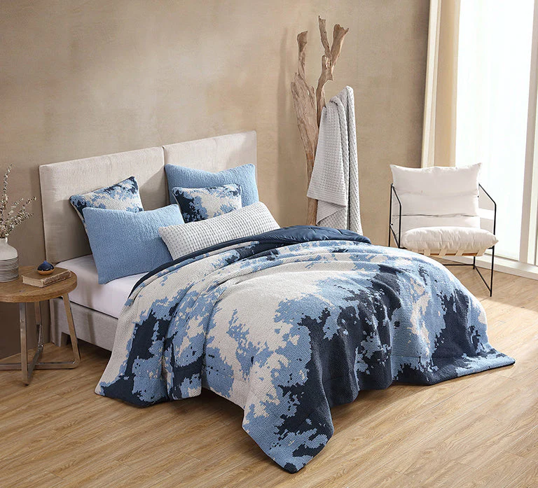 Double Snug Pixel Comforter - Image 12