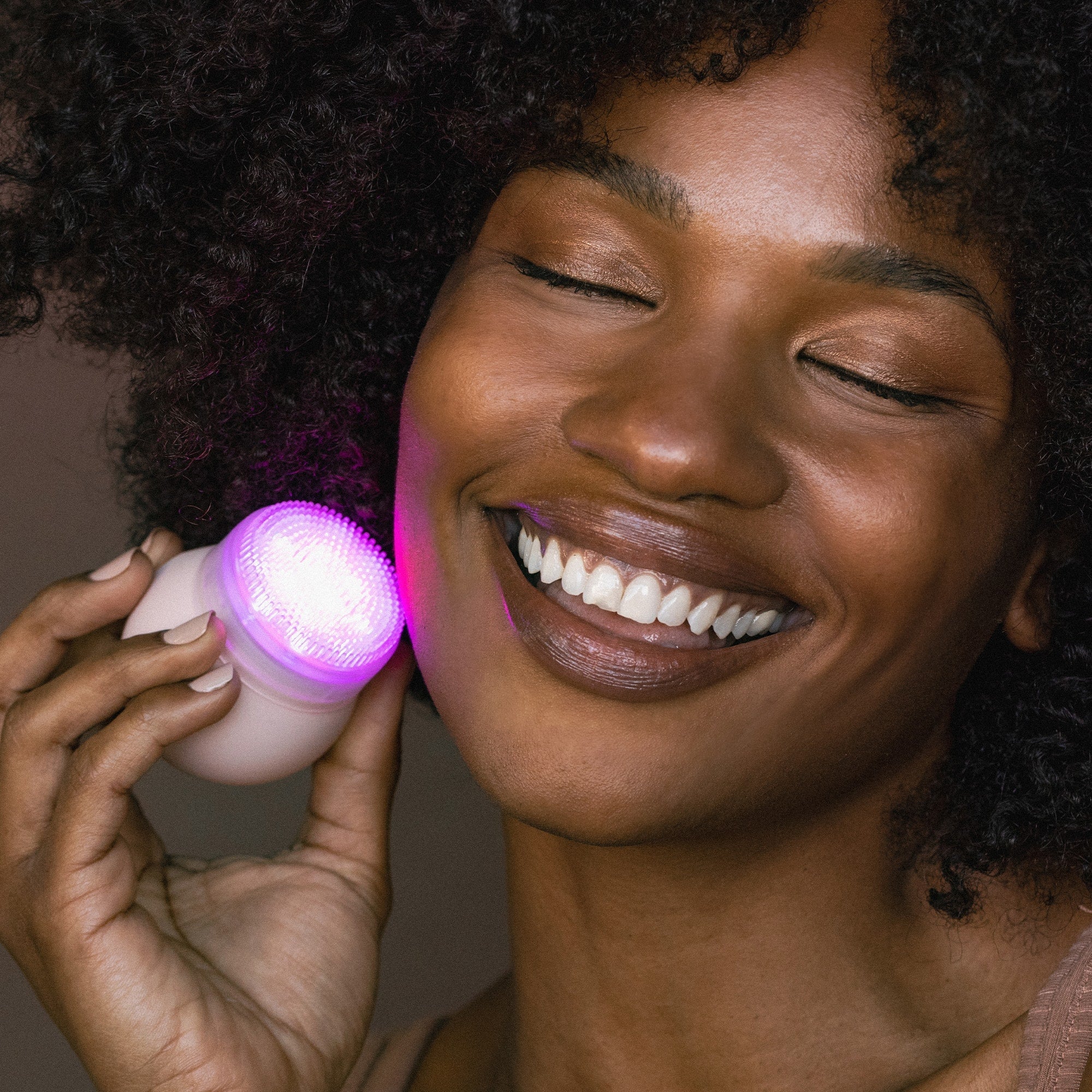 LEDA Blue | Acne Fighting LED Sonic Facial Brush. by Vanity Planet - Image 6