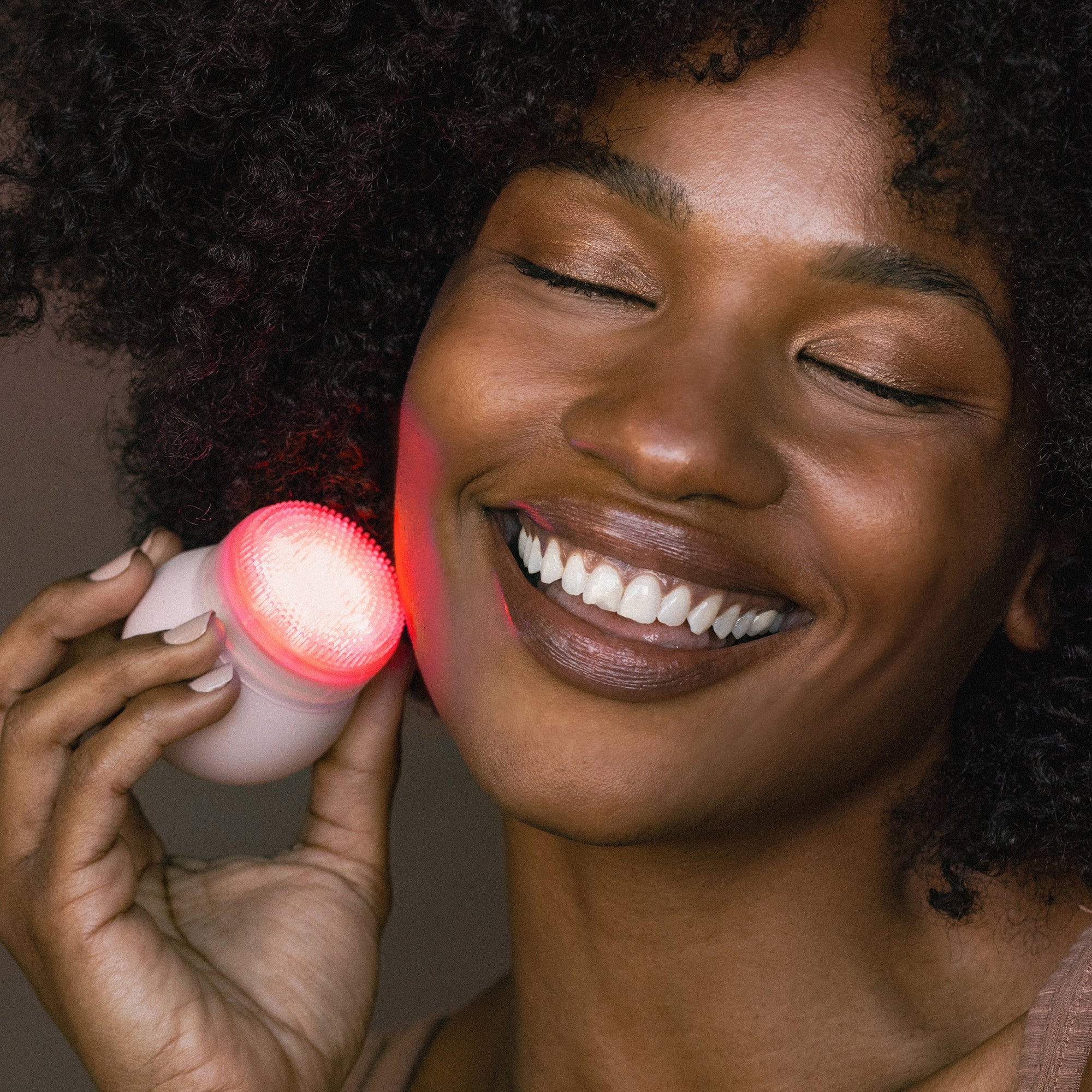 LEDA Red | Anti Aging LED Sonic Facial Brush. by Vanity Planet - Image 5