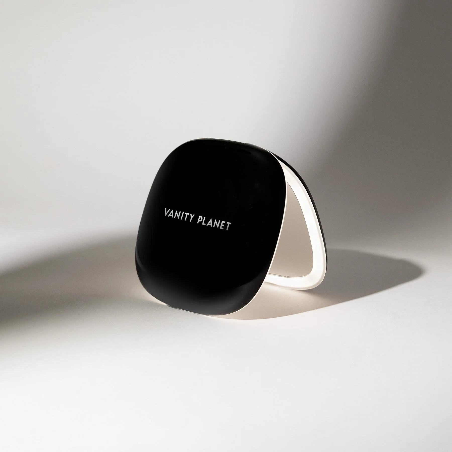 Moda | LED Compact Mirror by Vanity Planet - Image 7