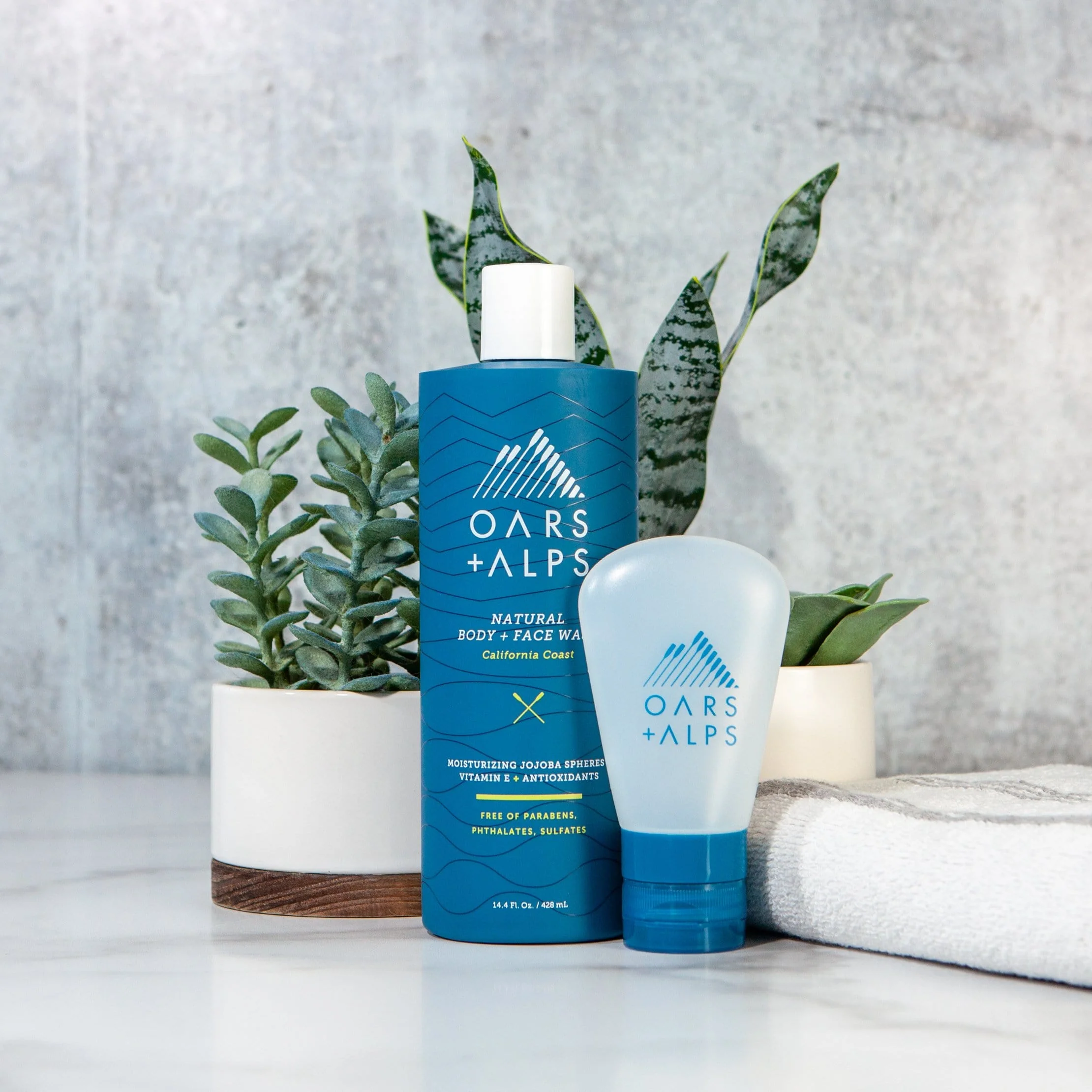 O + A Reusable Travel Bottle - Image 2