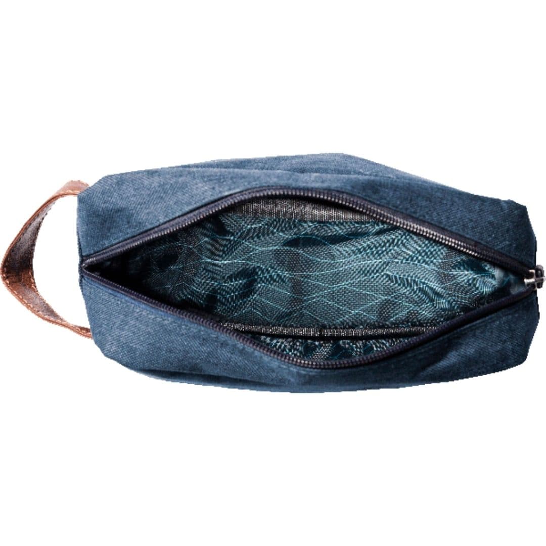 O + A Travel Bag - Image 4