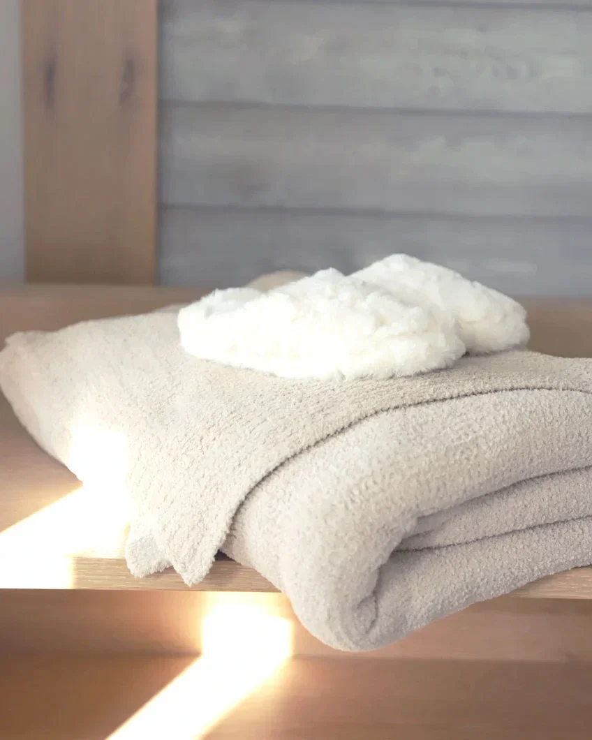 Snug Bed Blanket - Image 9