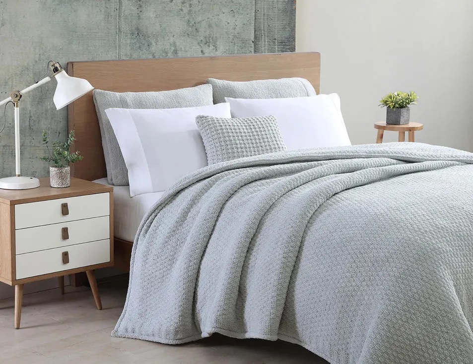 Snug Crystal Weighted Blanket - Image 14