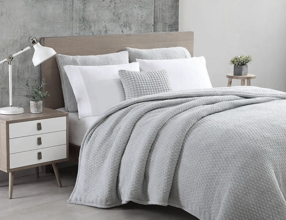 Snug Crystal Weighted Blanket - Image 17