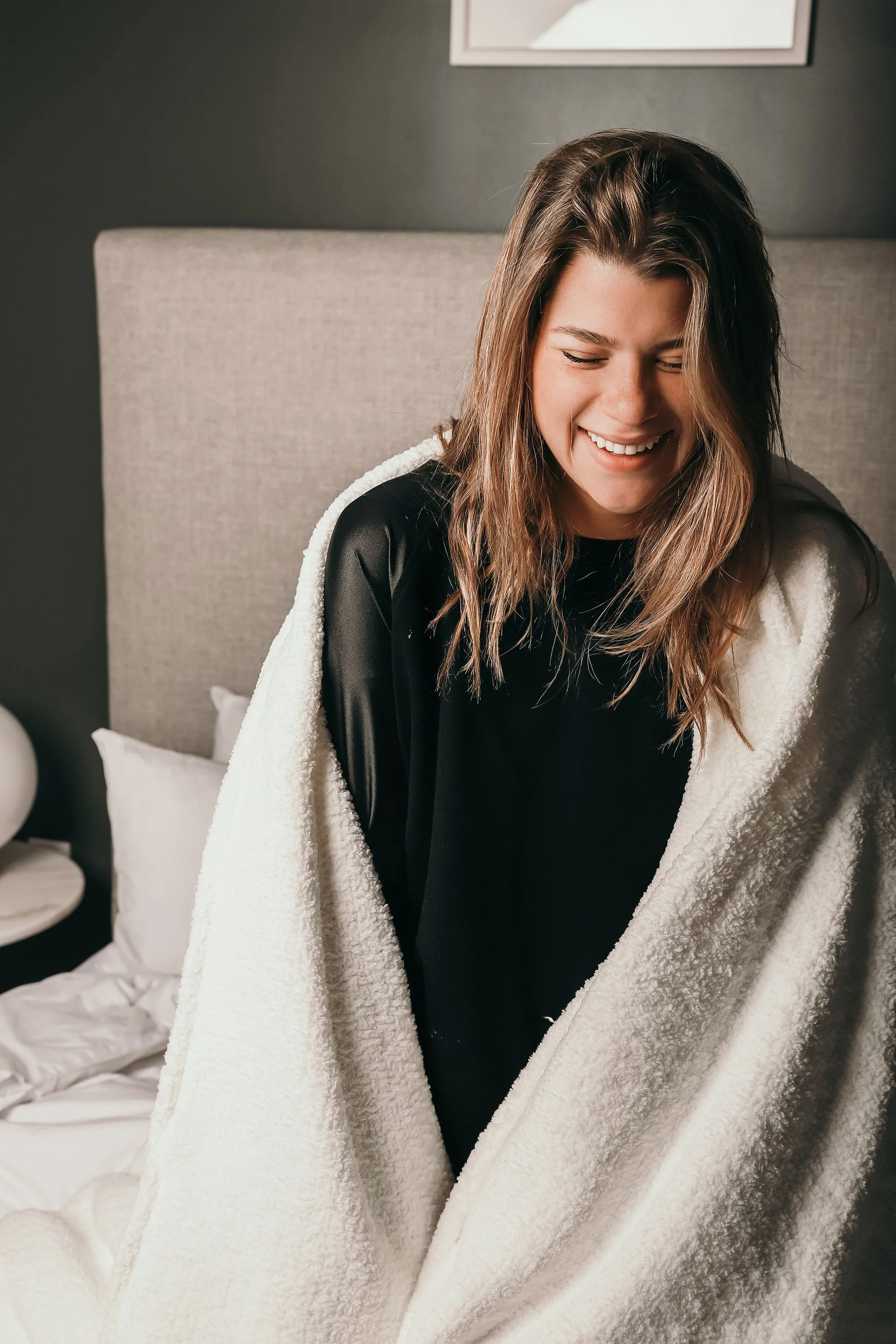 Snug Crystal Weighted Blanket - Image 5