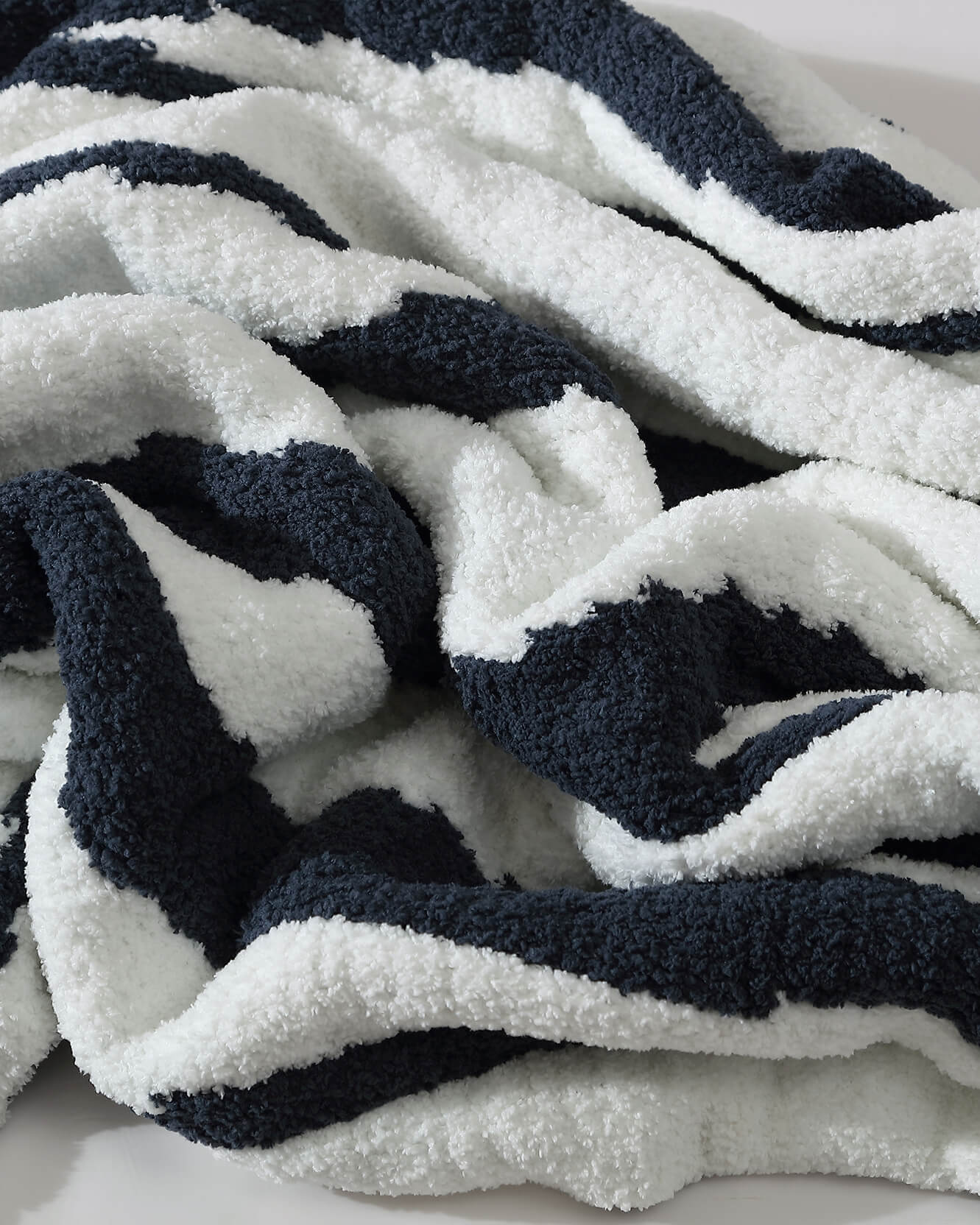 Woodland Throw - Image 2