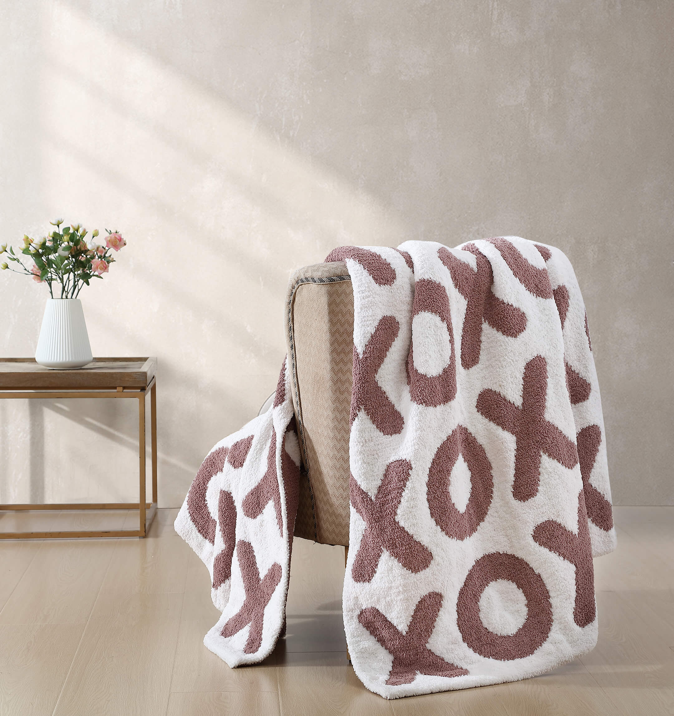 XOXO Throw - Image 6